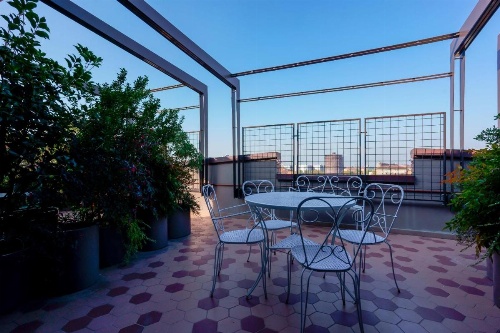 Skyline 1/7 B&B image 5